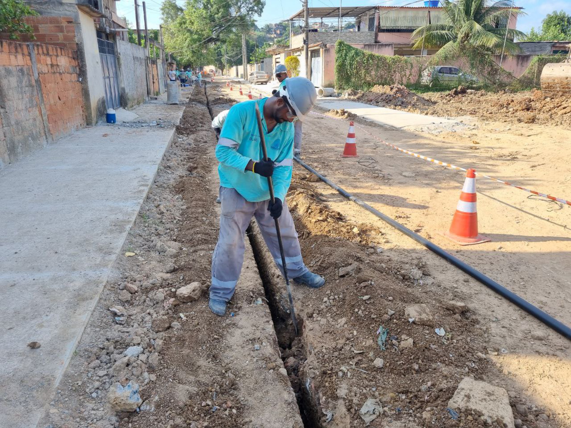 O trabalho est&aacute; sendo realizado pelas equipes do programa &lsquo;Vem Com a Gente', que promove o atendimento itinerante nos bairros para recuperar e melhorar os sistemas de abastecimento de &aacute;gua - Divulga&ccedil;&atilde;o