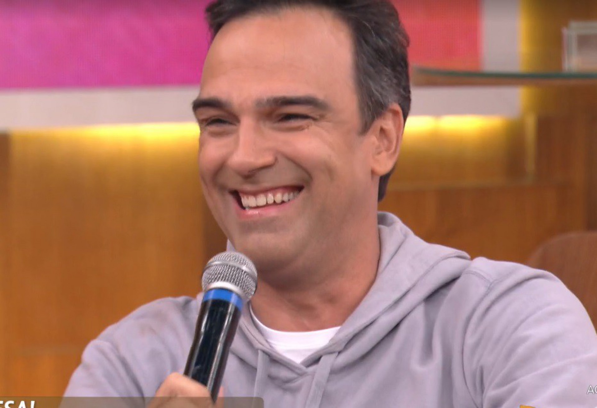 Tadeu Schmidt participa do 'Encontro' - reprodução da TV Globo