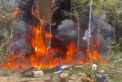 Vídeo: Polícia Federal destrói logística de garimpo ilegal em território Yanomami