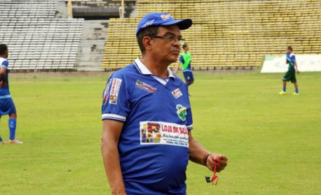 Flamengo nega propostas por Isla e planeja ter lateral até o fim do  contrato, Flamengo