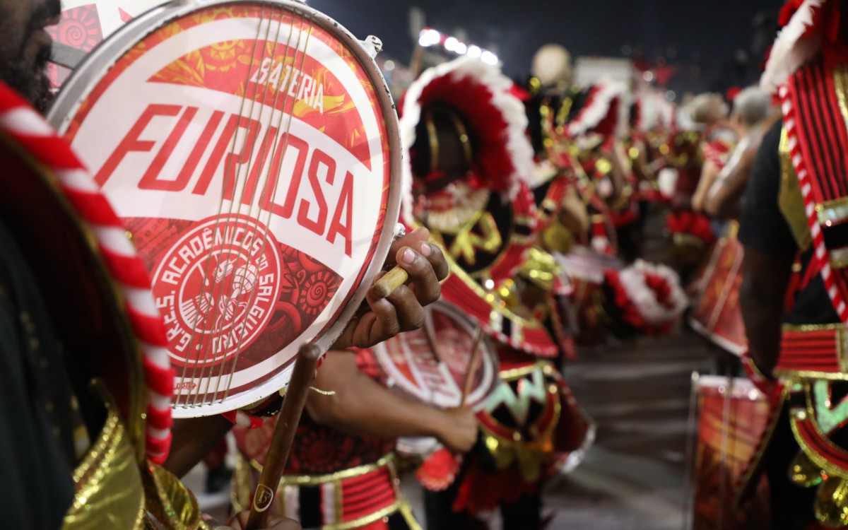 Salgueiro e a bateria Furiosa no Desfile das Campeãs 2022 - Alexandre Macieira/Riotur