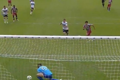 Vídeo! Muralha toma frangaço contra o Fluminense e lance repercute nas redes sociais