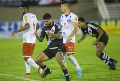 Em jogo disputado, Vasco fica no empate com a Tombense em duelo pela Série B