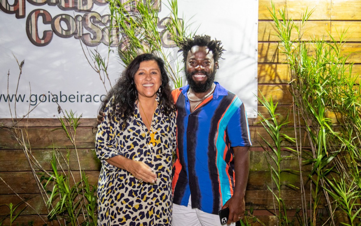 Regina Cas&eacute; e Douglas Silva