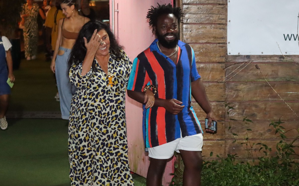 Regina Cas&eacute; e Douglas Silva