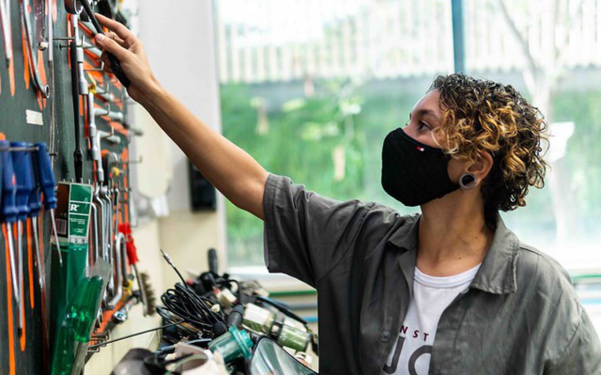 &Eacute; necess&aacute;rio ter idade entre 18 e 29 anos e estar cursando, a partir do 9&ordm; ano do Ensino Fundamental ou ter conclu&iacute;do o Ensino M&eacute;dio em escolas da rede p&uacute;blica de ensino 