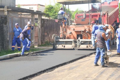 Prefeitura de Magé pavimenta Rua Maria Quitéria e dá fim a esgoto a céu aberto em Piedade