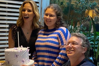 Ana Furtado e Boninho comemoram o aniversário de 15 anos da filha 