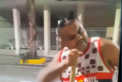 MPRJ entra com denúncia de violência doméstica contra diretor de organizada do Fla acusado de espancar ex-namorada