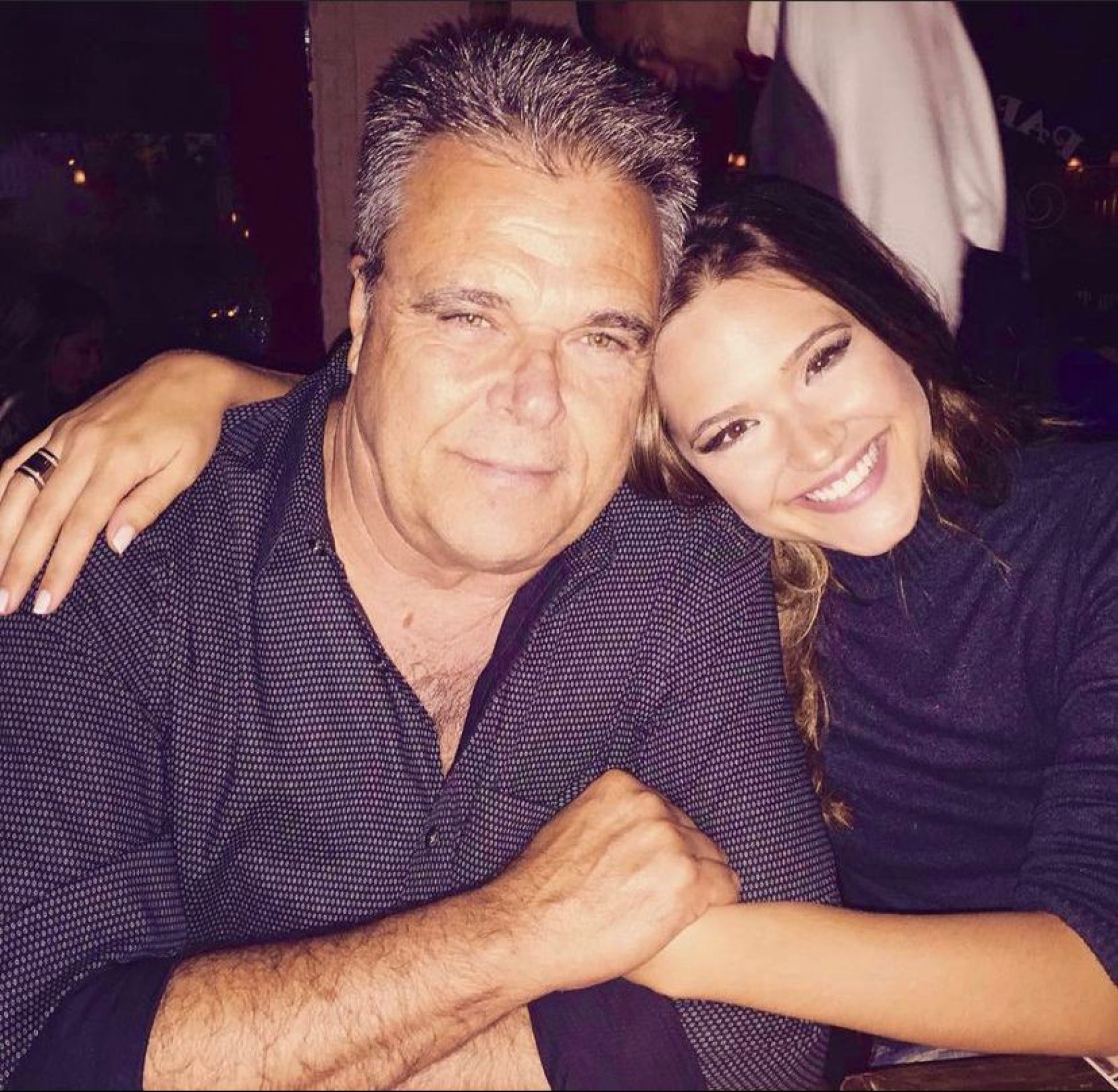 Juliana Paiva compartilha clique antigo com o pai e lamenta saudade - Reprodução