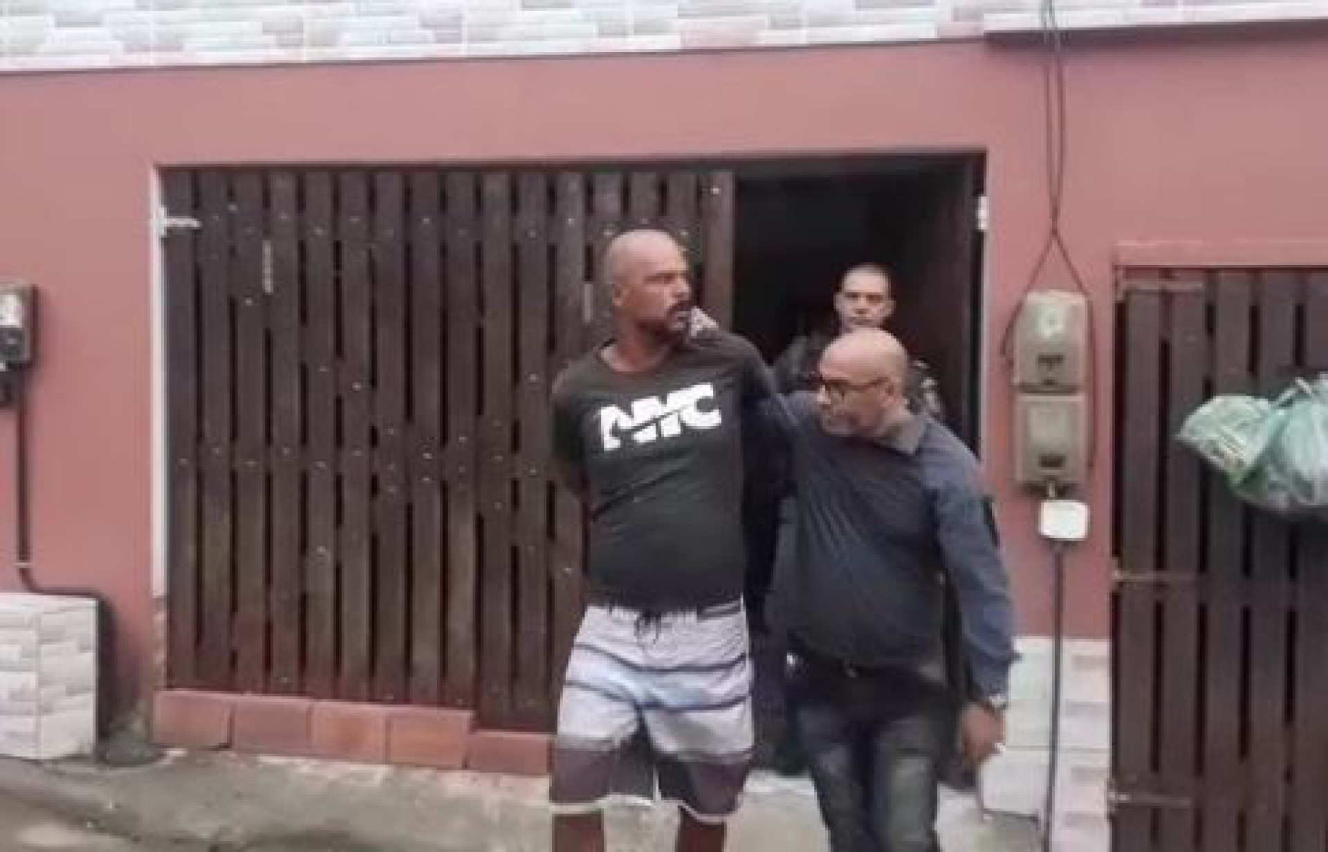 Polícia Civil faz operação contra traficantes que buscam expandir território na Região da Costa Verde - Reprodução de vídeo