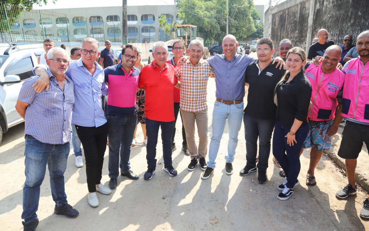 Representantes em vista ao maior pacote de obras de S&atilde;o Jo&atilde;o de Meriti no bairro do Grande Rio