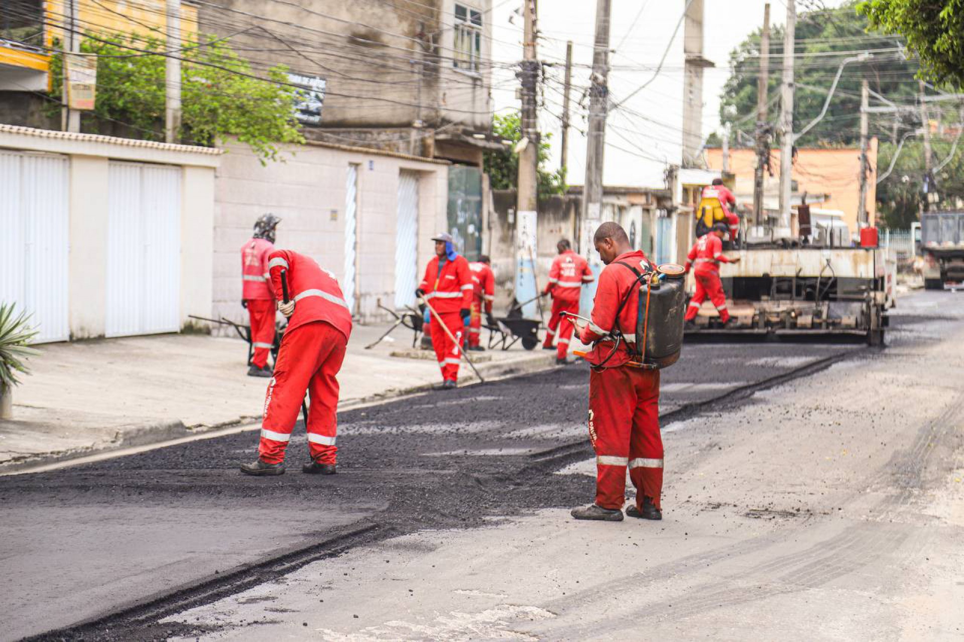 A prefeitura tem realizado o recapeamento do asfalto em todo município - Divulgação/ PMSJM