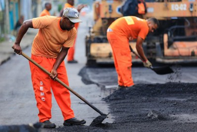 Belford Roxo: Prefeitura asfalta e concreta ruas em três bairros
