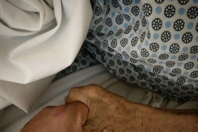 Cauã Reymond lamenta morte da avó materna aos 100 anos