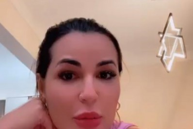 A mãe tá on! Após boato de affair, Deolane Bezerra revela que está solteira 