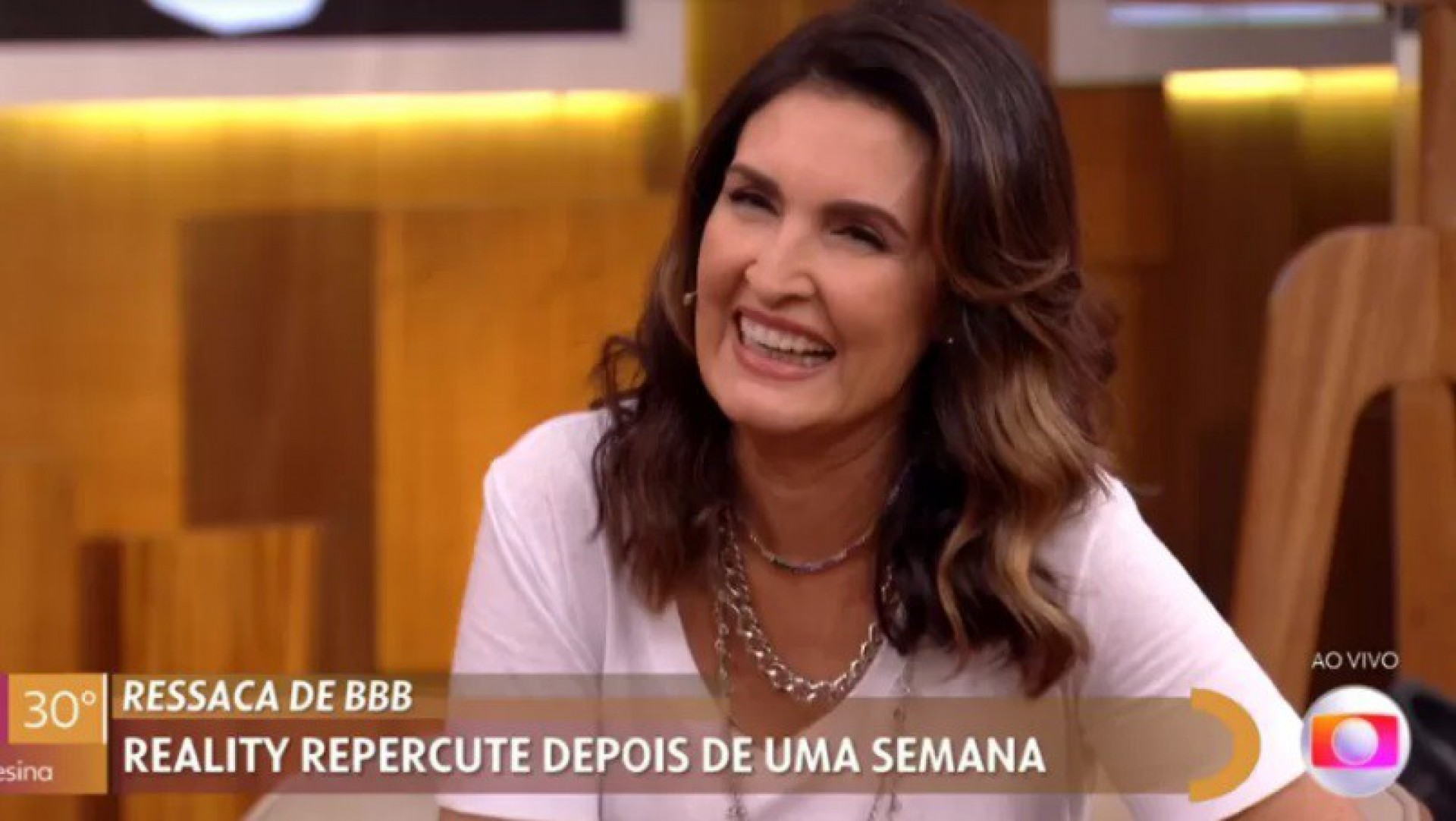 Fátima Bernardes se diverte com Paulo Vieira no 'Encontro' - Reprodução