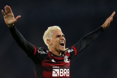Pedro sente incômodo muscular, será avaliado e pode desfalcar o Flamengo contra o Botafogo