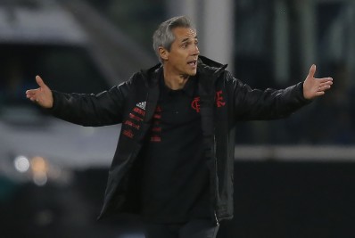 Técnico do Flamengo desmente repórter da Globo sobre pergunta 'encomendada' e ameaça ir à Justiça