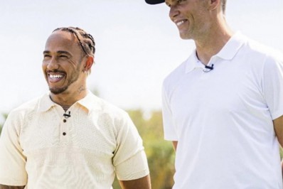 Lewis Hamilton e Tom Brady formam dupla em jogo beneficente de golfe