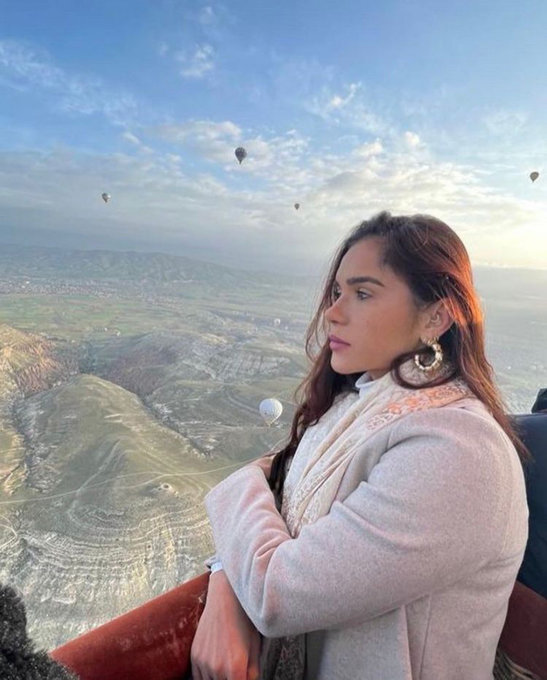 Gizelly Bicalho compartilhou lindos cliques em seu primeiro passeio de balão na Turquia - Reprodução