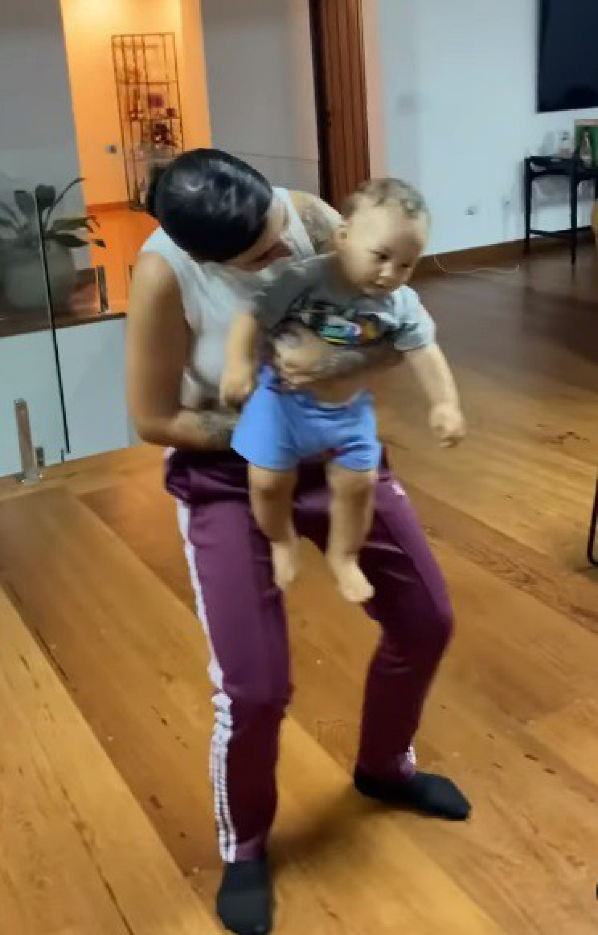 Bianca Andrade e o filho, Cris - reprodução do instagram