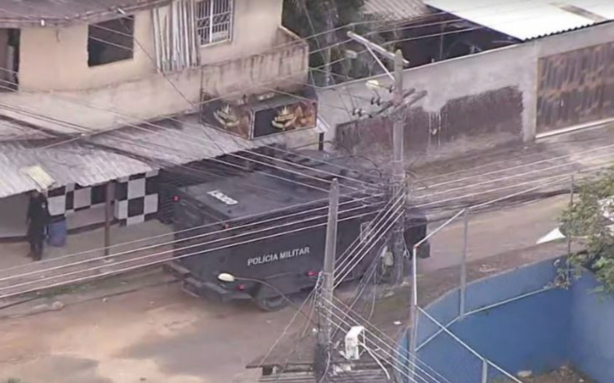 PM realiza operação em comunidade de Belford Roxo - Reprodução TV Globo
