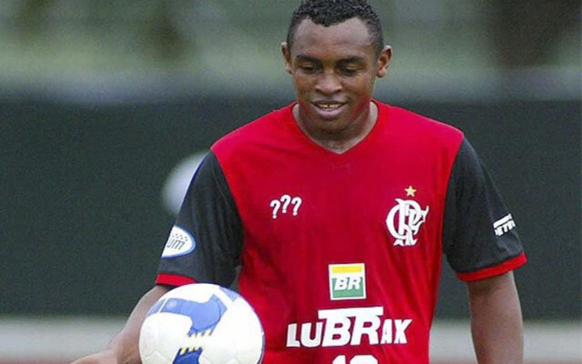 Obina pede para torcida do Flamengo ter paciência com técnico Paulo Sousa