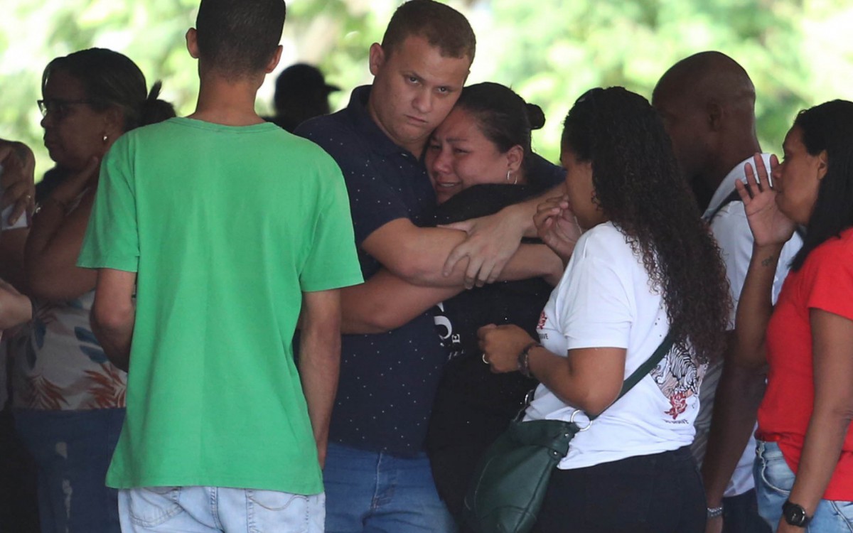 Vel&oacute;rio da menina Miri&atilde; Quintanilha, que morreu apos ser atropelada por um carro em Sao Gon&ccedil;alo - Cleber Mendes/Ag&ecirc;ncia O Dia