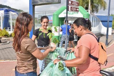 Maricá+Verde distribui 110 mudas no Flamengo