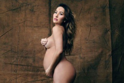 Sabrina Sato resgata cliques nua durante a gestação de Zoe