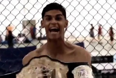 UFC: Charles do Bronx envia presente para Luva de Pedreiro, que manda recado: 'Eu sou imurrável! Receba!'