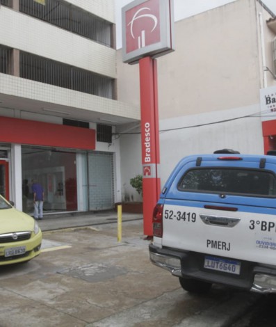 Policiais do 3º BPM foram acionados para ocorrência em agência na Zona Norte do Rio