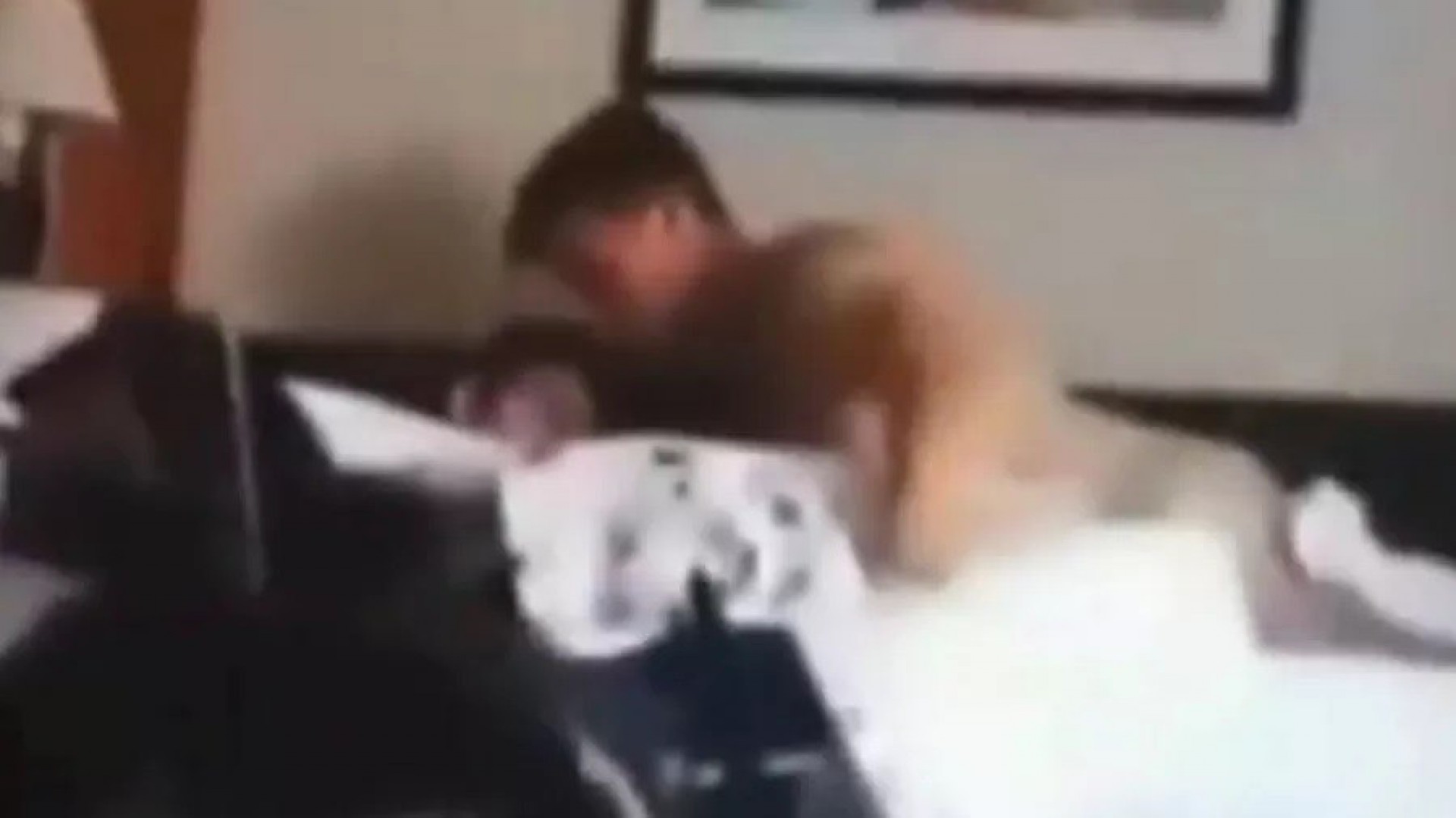 Deputado conservador dos EUA, Madison Cawthorn, é flagrado nu com outro homem - Reprodução