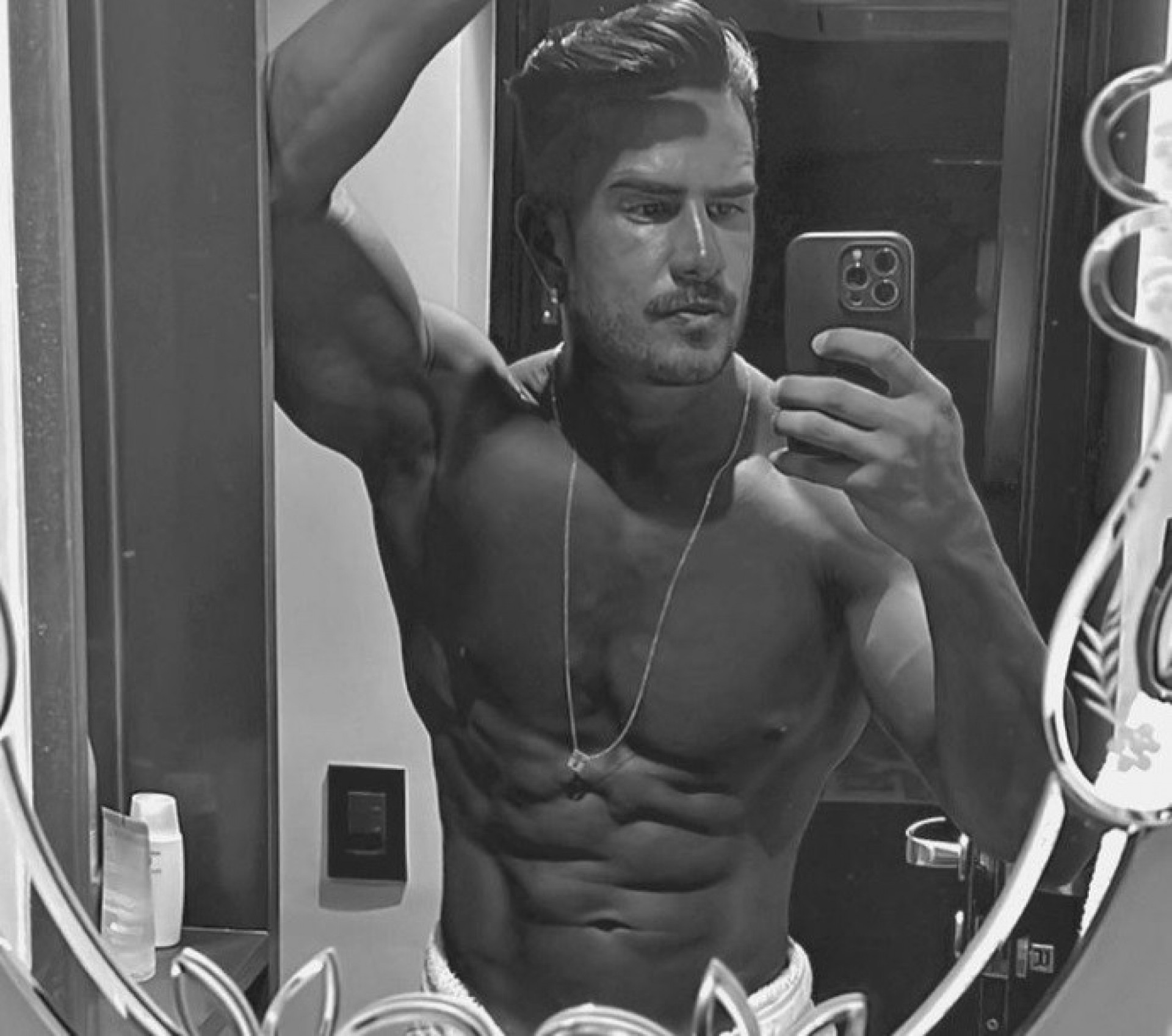 Rafael Talamask, apontado como affair de Nadine Gonçalves, mãe do jogador de futebol Neymar - Reprodução Internet