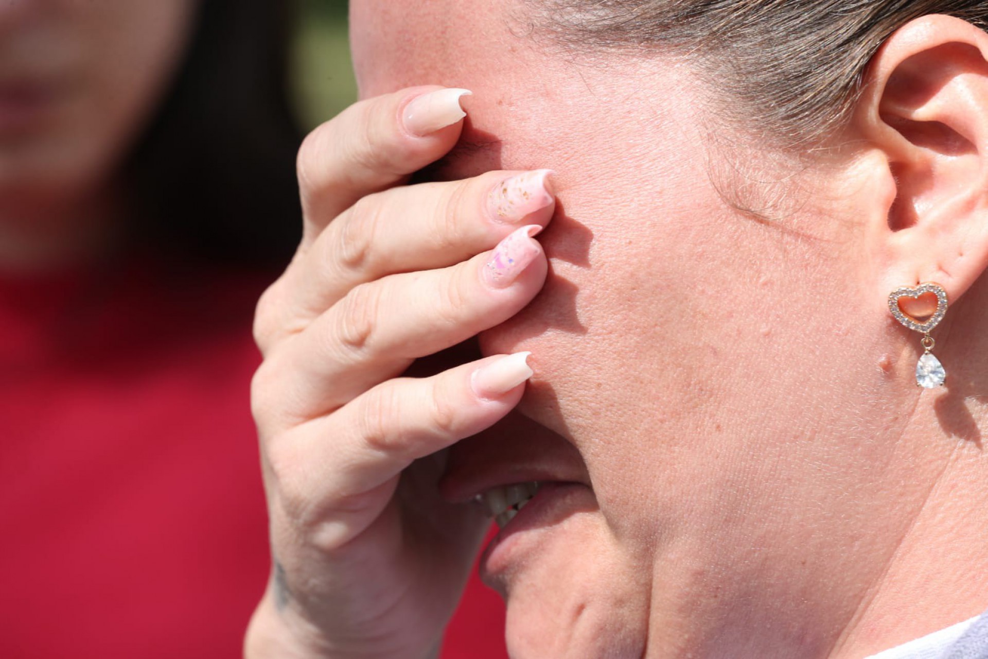 Gisele Quintanilha, mãe de Miriã, chora ao falar da filha - Cleber Mendes/ Agência O Dia
