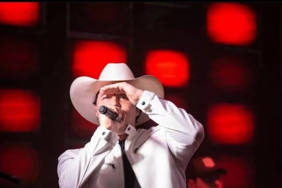 Famosos lamentam morte de Aleksandro, da dupla com Conrado: 'Era um artista fantástico'