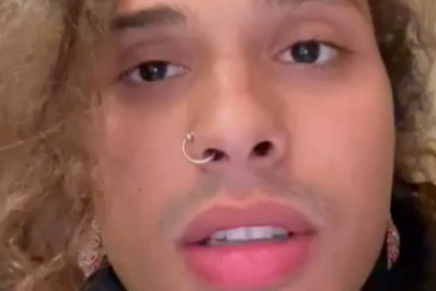 'Lancei uma música e está todo mundo falando só sobre se eu sou gay ou não', desabafa Vitão