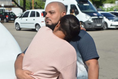 Irmão diz que jovem com deficiência foi morto com tiro na costas por PMs à paisana na Barreira do Vasco