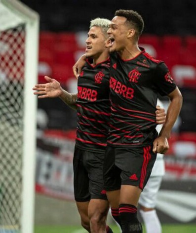 Ex-atacante do Flamengo destaca parceria com Gabigol e Pedro