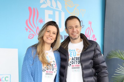 Daiana Garbin e Tiago Leifert apadrinham corrida contra o câncer em São Paulo