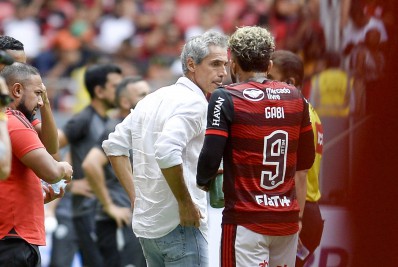 Paulo Sousa dá recado a Jorge Jesus após perder clássico pelo Flamengo