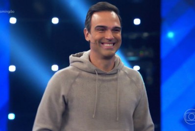 Tadeu Schmidt recebe homenagem e chora no 'Domingão com Huck'