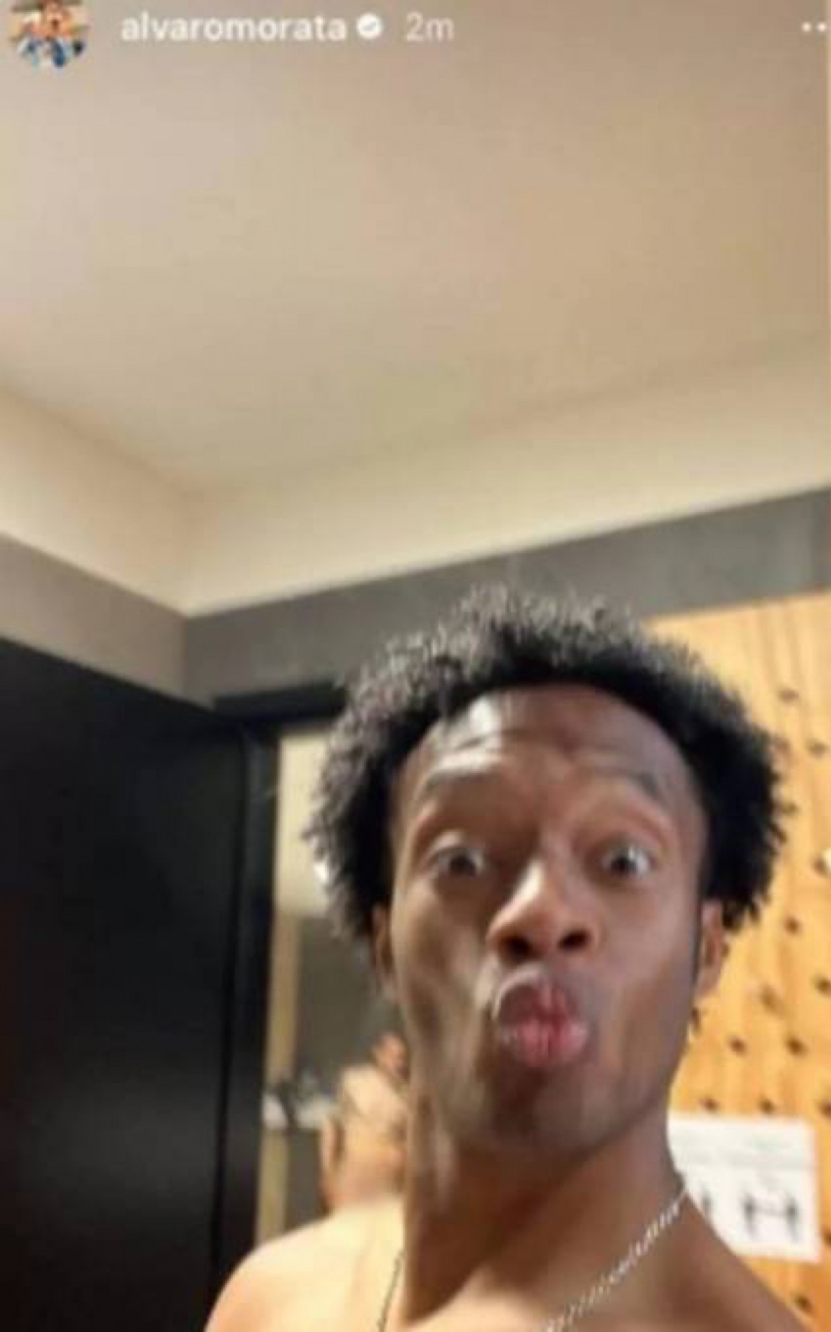 Bonucci aparece pelado em foto postada por Morata