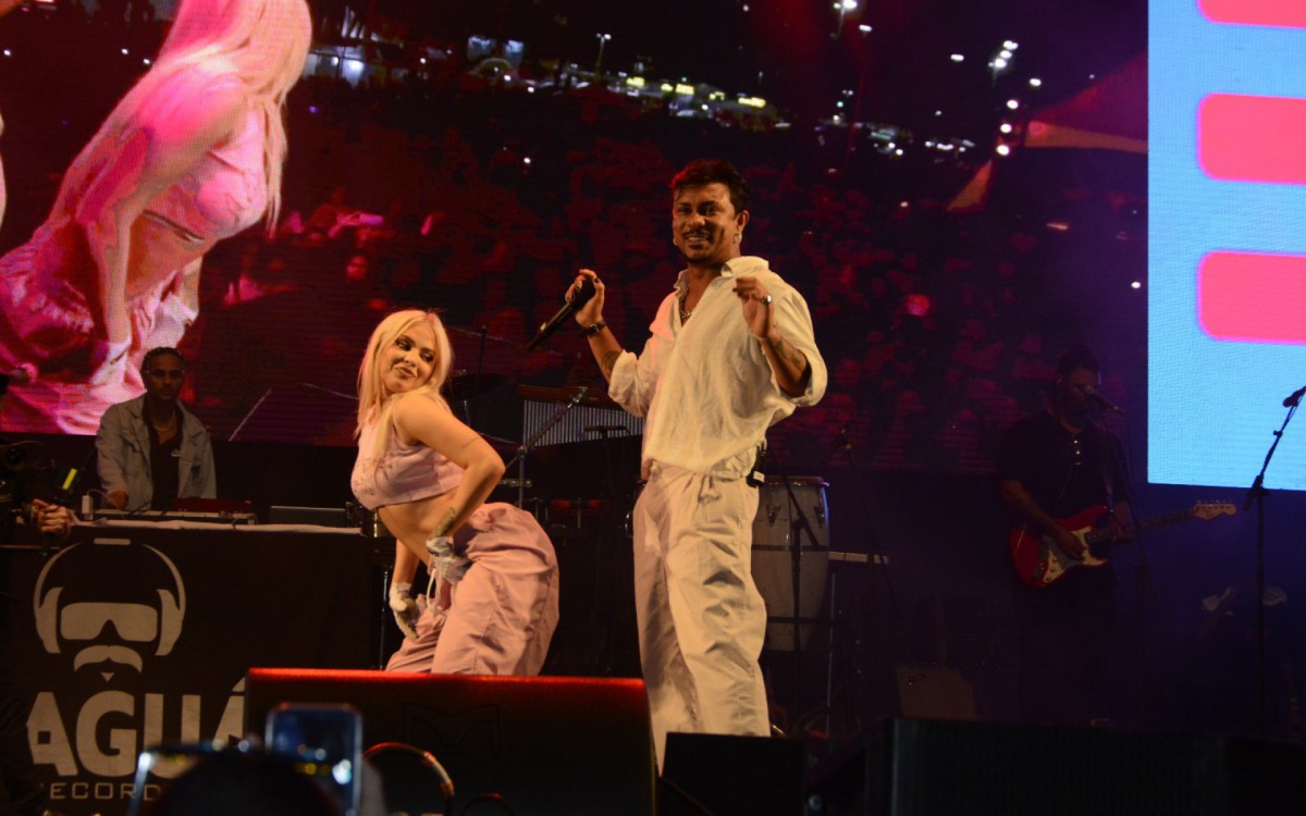 Luisa Sonza e Xam&atilde; se apresentam na Praia de Copacabana, na Zona Sul do Rio, na noite deste domingo