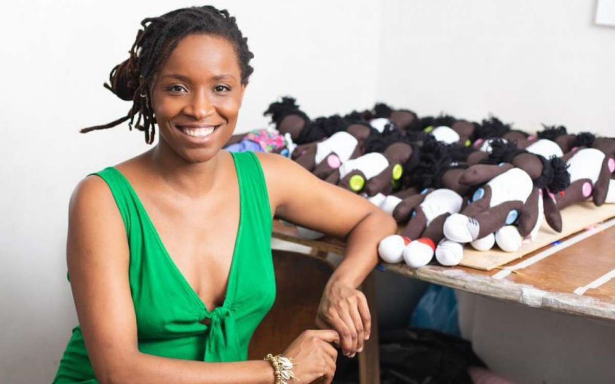 A empresária Jaciana Melquiades, da primeira loja de bonecas negras do Brasil - Divulgação