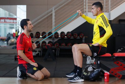 Lesão muscular de Santos é considerada 'grande', e goleiro só retornará ao time do Flamengo em junho