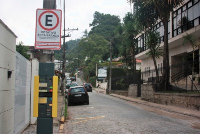 Estacionamento rotativo nas ruas Teresa e São Pedro de Alcântara serão retomados