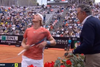Tenista se irrita com torcida italiana em Roma e dispara: 