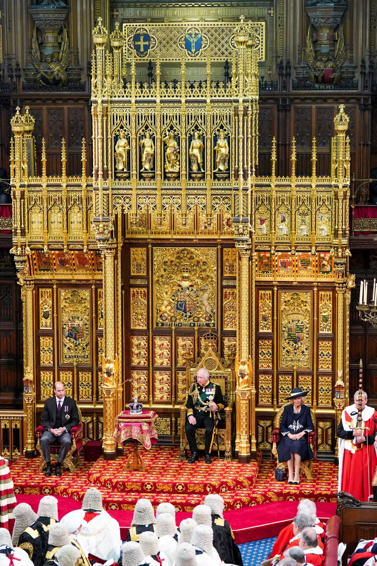 Pr&iacute;ncipe Charles abre cerim&ocirc;nia no lugar da rainha Elizabeth II